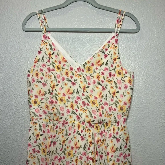 Romeo & Juliet Couture Floral Handkerchief Hem Slip Dress - Picture 8 of 14